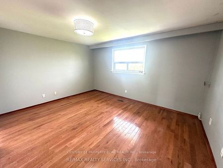 For Lease - 7600 Middleshire Drive Unit# Upper, Mississauga, Ontario - Photo 3