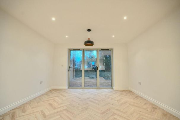 3 bedroom semi-detached house to rent - Photo 1