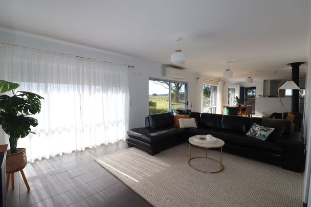 Brick family home - 9 km from town - Photo 1