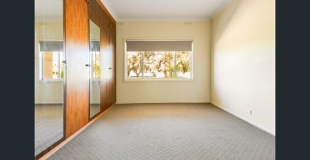 Spacious Family Home in Quiet Area - Photo 4