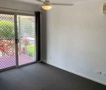 Modern Townhouse 3 Bed 2.5 Bath - Photo 6