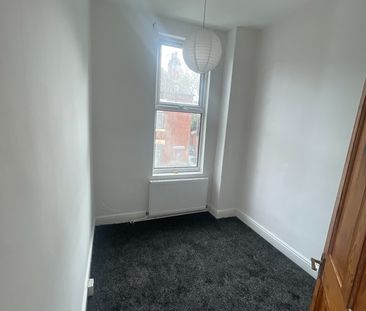 2 Bed Terraced House, Dobson Grove, LS11 - Photo 3