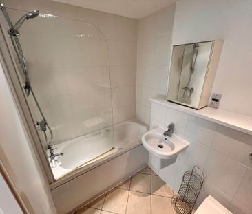 Price £900 pcm - Available Now - Unfurnished - Photo 4