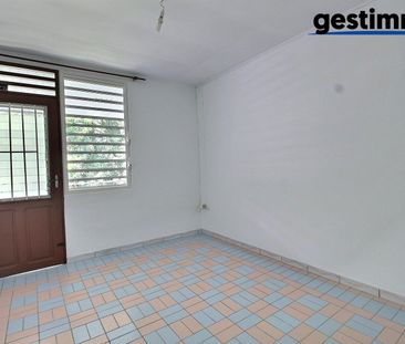 Location Appartement 3 pièces 74m² REMIRE MONTJOLY 97354 - Photo 6