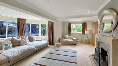 5 Bedroom House - Photo 3