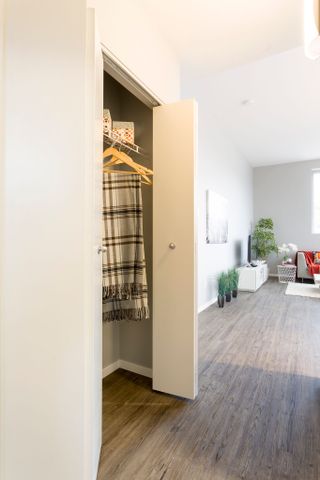 Elmwood Building - Photo 2