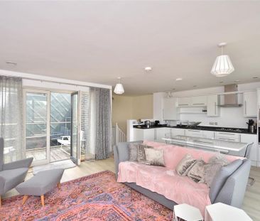 2 bedroom maisonette to rent - Photo 2