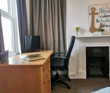 1 bedroom in a house share to rent - Photo 3