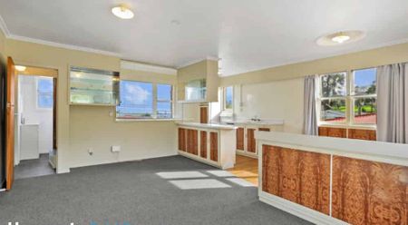 Four Bedroom House - Thames - Photo 2