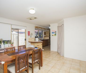 Perfect Location! - Photo 6
