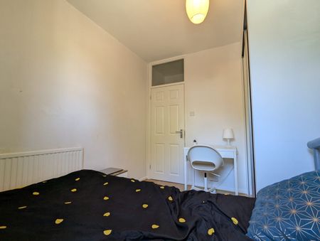 Alton House – Room 3 - Photo 3