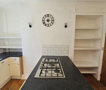 4 Bed Terraced House, St Peters Mount, LS13 - Photo 6