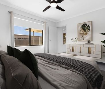 4 Bedroom Home & Room For The Tradie Or Caravan Owner - Photo 6