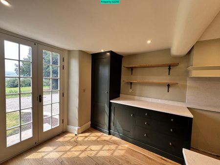 5 bedroom detached house to rent - Photo 3