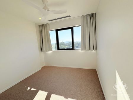 Premium 2 Bedroom, 2 Bathroom luxury Apartment - The Greenwich - Photo 3