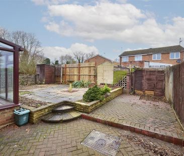 3 bedroom semi-detached house to rent - Photo 1