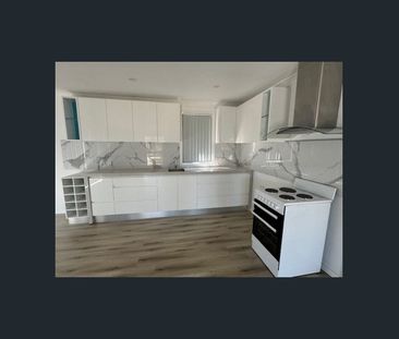 Renovated 3 Bedroom Home - Photo 1