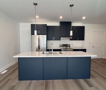 For Lease - 7532 Splendour Drive Unit# Main, Niagara Falls, Ontario - Photo 6