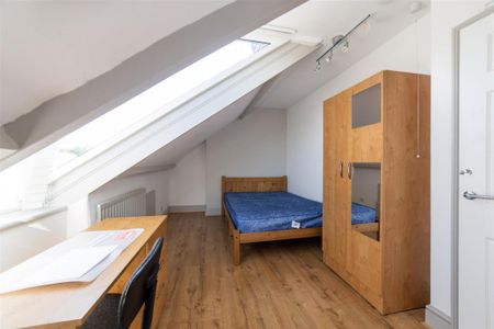 6 bedroom terraced house to rent - Photo 3