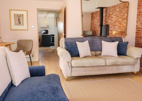2 bedroom detached house to rent - Photo 1