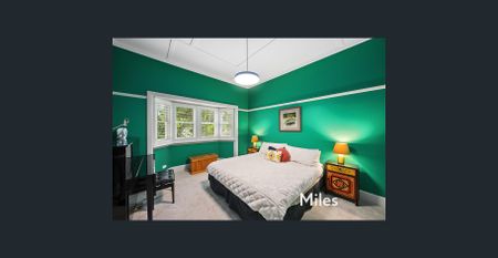 CHARMING RESIDENCE IN PRIME LOCATION! - Photo 2