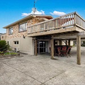 Cozy, convenient, and pet friendly - Photo 3