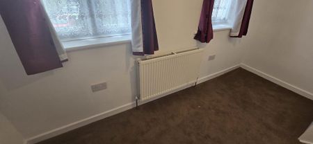 2 bedroom end of terrace house to rent - Photo 3