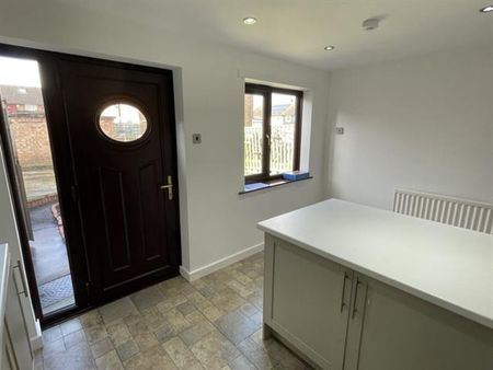 3 bedroom terraced house to rent - Photo 5