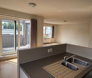- MERELBEKE - Appartement met 2 slpk, terras en garagebox - Photo 3