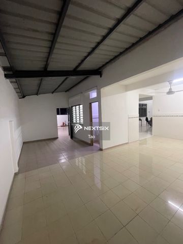Megah Ria Landed 1.5 Storey - Photo 2