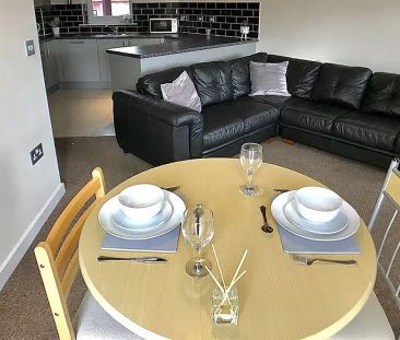 2 Bed Apartment Ensuite Room - Photo 2