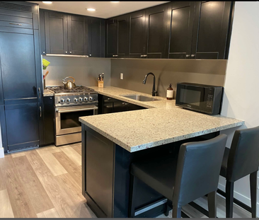 Thoughtfully Designed Yaletown 2 Bedroom With Flexible Solarium Space - Photo 4