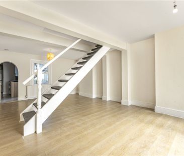 Putney Bridge Road, Wandsworth, SW18 1HU - Photo 3