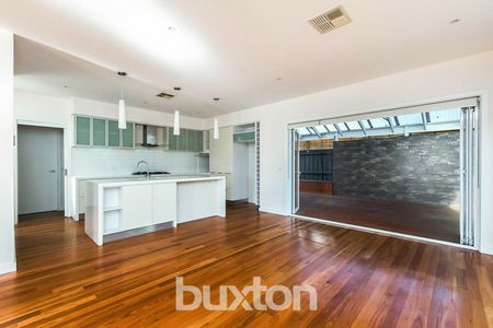 Charming Double Storey Geelong West Home - Photo 2