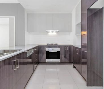 Deluxe Two Bedroom Apartment in The Heart of Parramatta - Photo 2