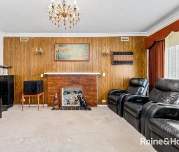 Spacious Family Home in a Prime, Convenient Location - Photo 1