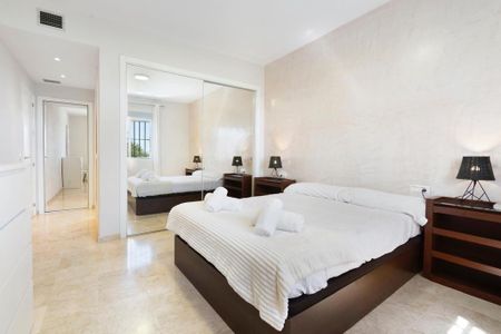 2 room luxury Apartment for rent in Estepona, Andalusia - Photo 3