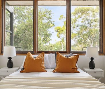 Cul-de-sac family sanctuary embraces leafy surrounds - Photo 4