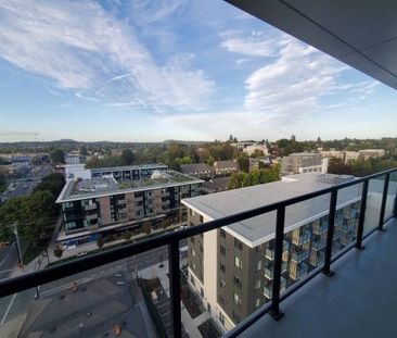 Stunning 11th Floor Apartment with Breathtaking Views - Photo 4