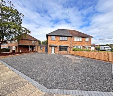 3 bedroom semi-detached house to rent - Photo 3