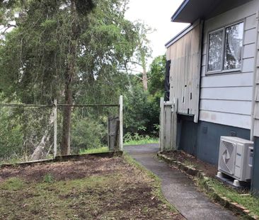 Very Private, Tidy 3 Bedroom House with Large Deck - Photo 1