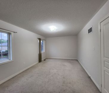 For Lease - 1237 Atkins Drive, Newmarket, Ontario - Photo 6