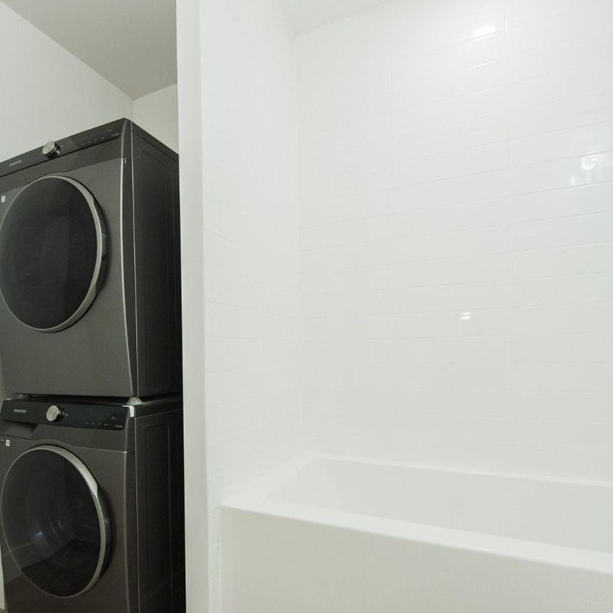 For Lease - 2343 Khalsa Gate Unit# 803, Oakville, Ontario - Photo 1