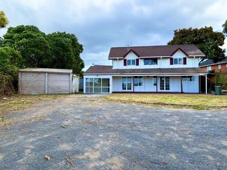 Spacious 4 bedroom family haven - Photo 2