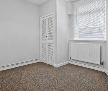 1 bedroom ground floor flat to rent - Photo 1