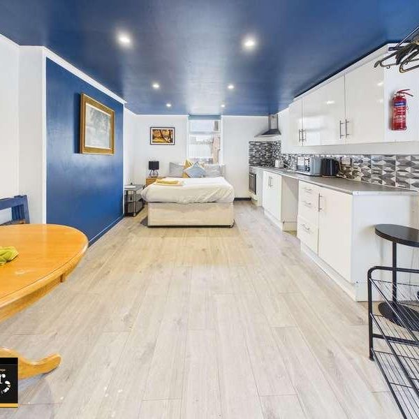 Windsor Terrace, Fleetwood, FY7 - Photo 1