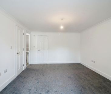 London Road, Langley - Photo 4