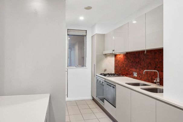 Mondrian Building - Photo 1