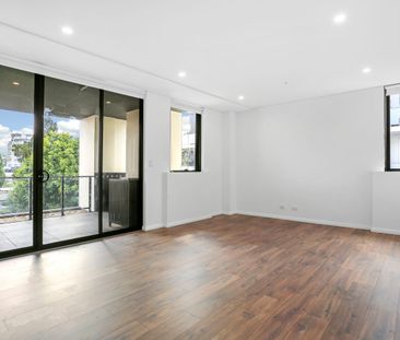 Spacious, Bright & Oversized - Photo 2