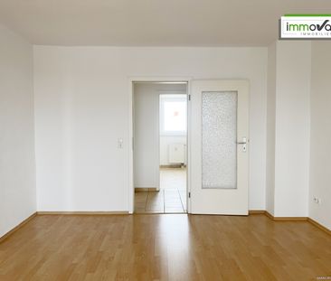 Schöne 3-Raum-Wohnung mit Wannenbad und Balkon nahe des Uni-Campus! - Photo 2